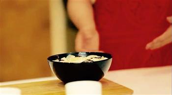 温润可口 牛奶银耳红枣汤的做法步骤4