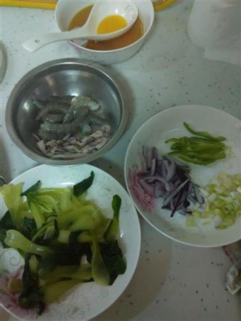 韩式海鲜炒面的做法步骤2