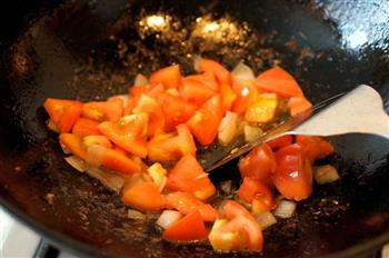 营养美味的番茄牛肉焖饭的做法图解5
