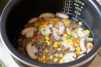 粒粒喷香的香菇牛肉焖饭的做法图解6
