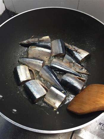 柠香秋刀鱼的做法步骤4