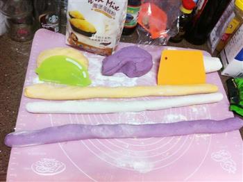 椰浆牛奶水果龟苓膏三色芋圆西米露的做法步骤4