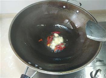 熏肉手撕包菜的做法步骤2
