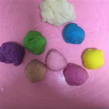 蔓越莓椰蓉彩虹冰皮月饼的做法步骤9