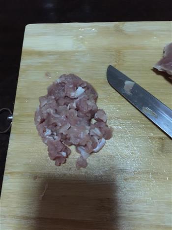 白菜猪肉饺子的做法步骤1