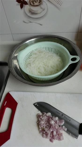 台式炒米粉的做法步骤3