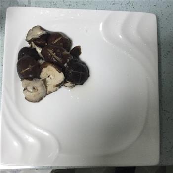 蚝油香菇油菜的做法图解1