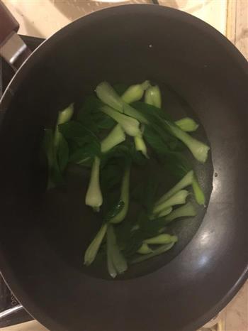 蚝油菜心油菜等青菜/三分钟的美味的做法步骤1