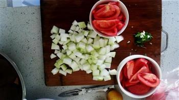 番茄冬瓜汤的做法图解1
