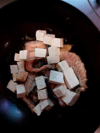 香菇豆腐炖鱼块的做法图解5
