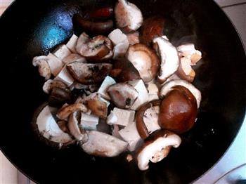 香菇豆腐炖鱼块的做法图解6