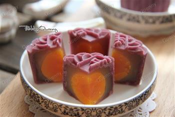 紫薯蛋黄桃山月饼的做法步骤26