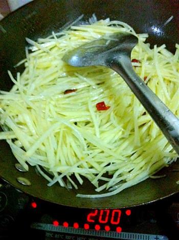青椒酸辣土豆丝的做法步骤2