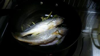 红烧黄鱼的做法步骤4