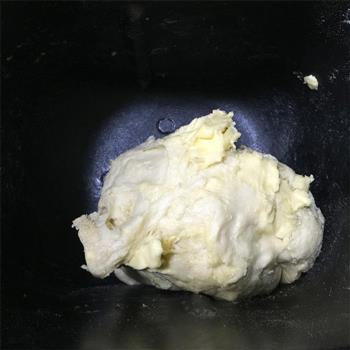 奶香味十足的吐司面包，面包机和面保证出膜的做法步骤3