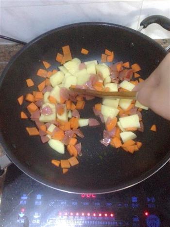 香肠土豆焖饭的做法图解3