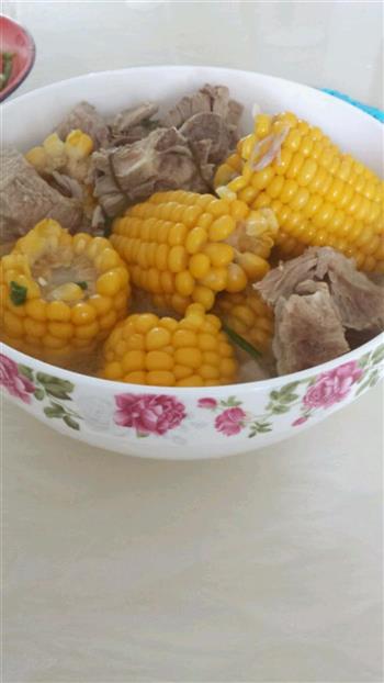 玉米排骨汤的做法步骤1