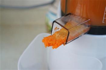 营养美味的胡萝卜苹果汁的做法步骤9