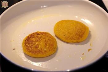 初秋黄金南瓜饼的做法步骤10