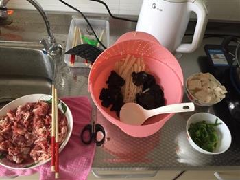 金针菇肥牛豆腐锅的做法步骤4