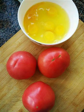 番茄鸡蛋炒面的做法图解1