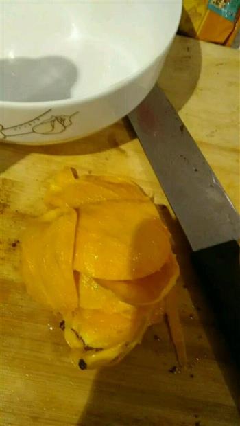 巧榨芒果汁的做法步骤2