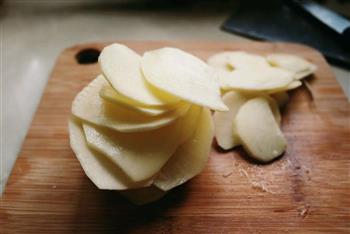 黑椒薯片的做法步骤1