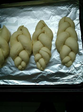奶香肉松辫子面包的做法步骤9