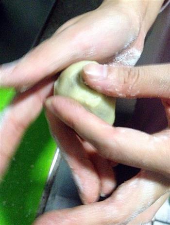 广式豆沙蛋黄月饼的做法步骤8