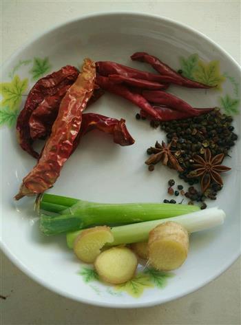 秋日小食-麻辣藕片，金针菇，海带的做法步骤4