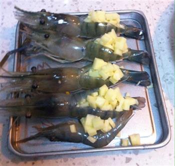 蒜香芝士焗大虾的做法步骤4