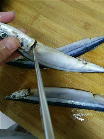 烤秋刀鱼的做法步骤2