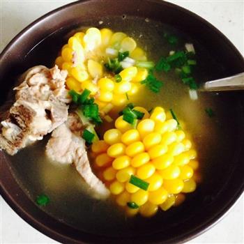 玉米排骨瘦身养生汤的做法图解5