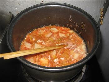 辣白菜疙瘩汤的做法步骤3