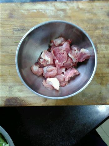 菜花炒肉的做法步骤2