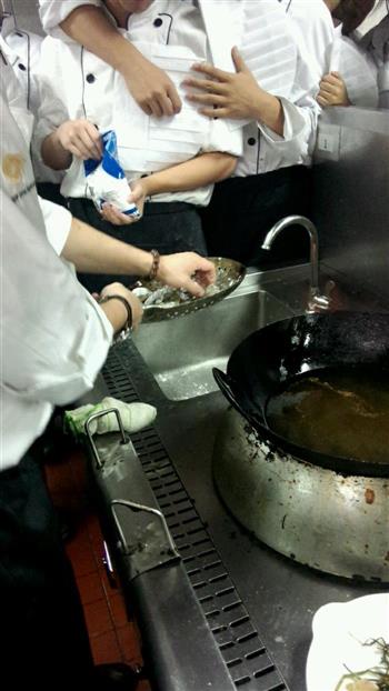 干烧大虾的做法步骤4