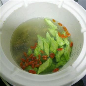 苦瓜枸杞排骨汤的做法步骤4