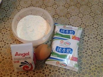 美味鸡蛋牛奶小油条的做法步骤1