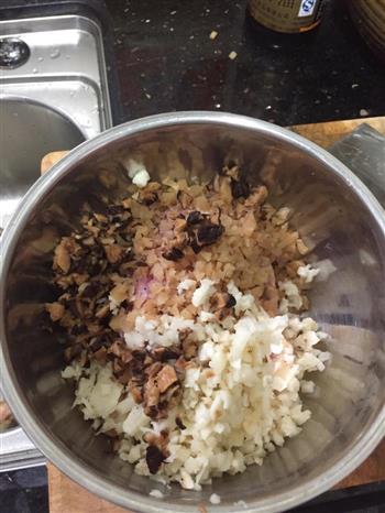 马蹄头菜香菇肉丸子的做法步骤3