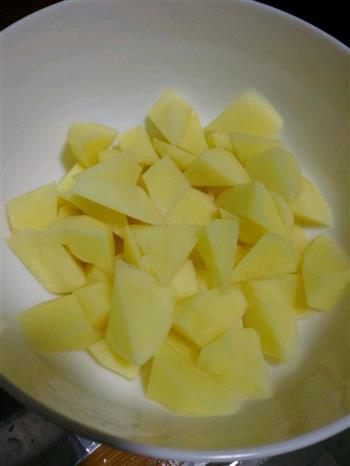 土豆炒鸡/土豆焖鸡的做法步骤2