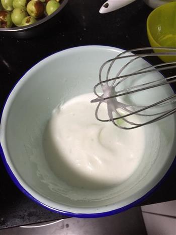 用普通面粉做的黄桃酸奶蛋糕的做法图解4