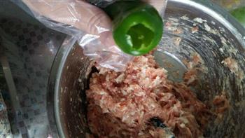 虎皮尖椒酿肉的做法步骤3