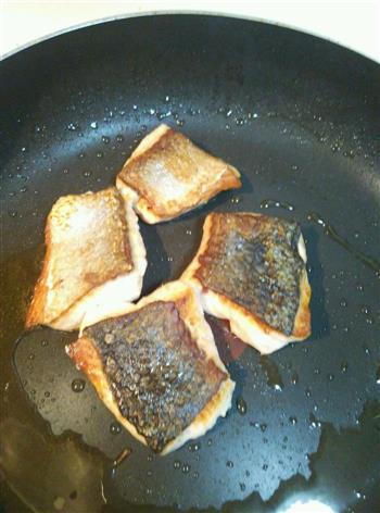 香煎脆皮三文鱼的做法步骤5