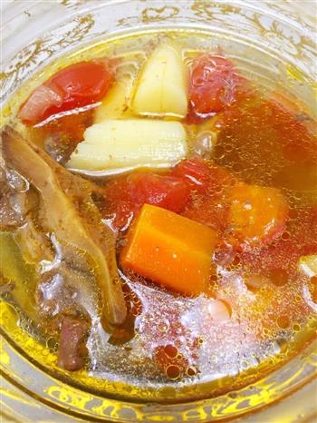 暖胃西红柿牛尾汤的做法图解6