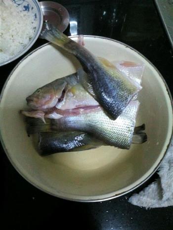 水煮鲈鱼的做法步骤1