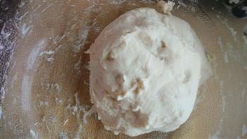 牛奶花朵面包的做法步骤2