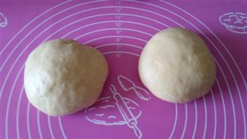 树莓毛毛虫面包的做法步骤2