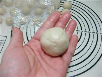 中式小点心—红豆沙印花酥皮的做法步骤5