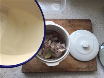 排湿补气排骨莲藕煲汤的做法图解4