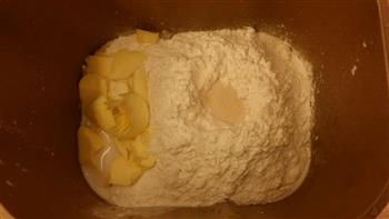 玉米火腿奶酪面包的做法步骤1